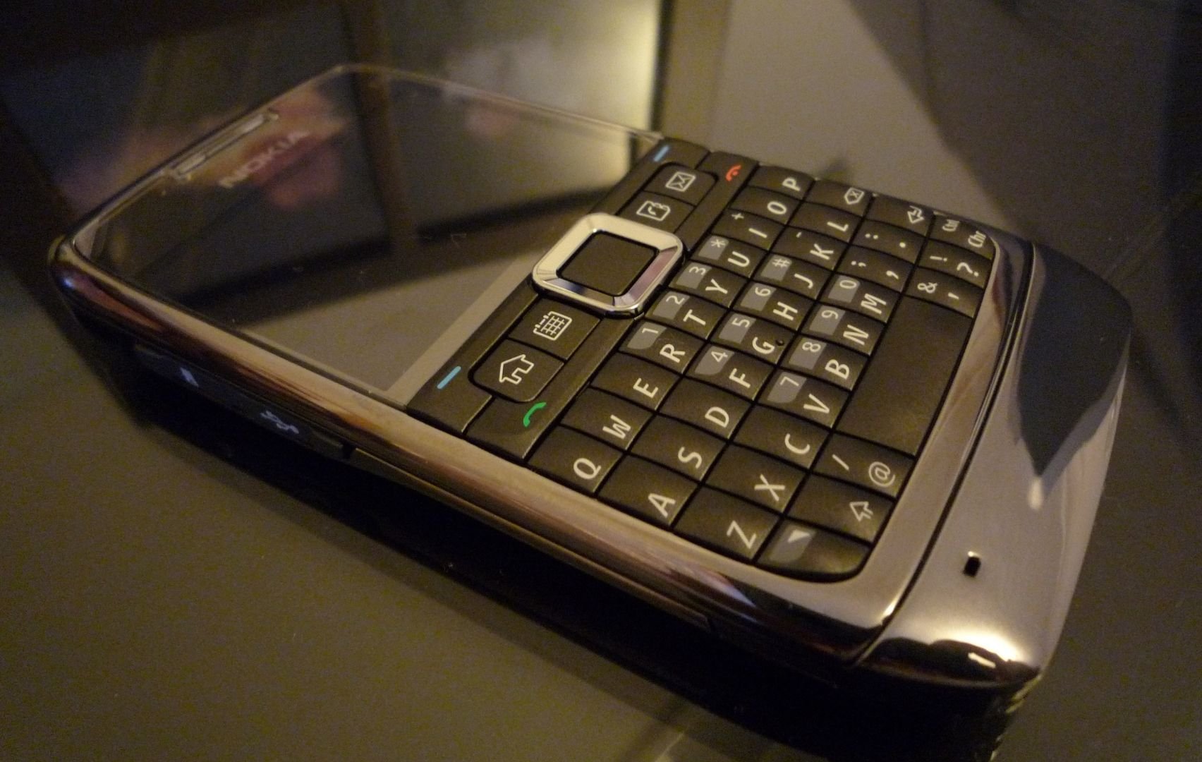 Nokia E71